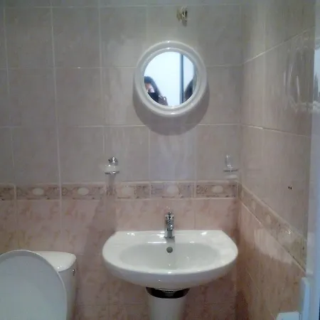 Apartment In Admiral Plaza